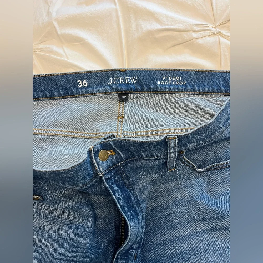 J. Crew Women’s 9” Demi Boot Crop Jeans Clyde Wash Raw Hem Size 36 - Picture 5 of 9